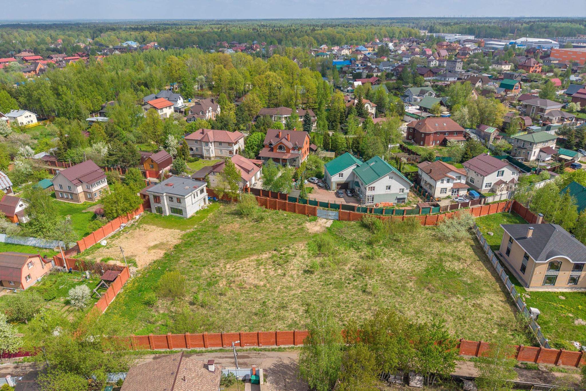 Продам земельный участок 750 м.кв.