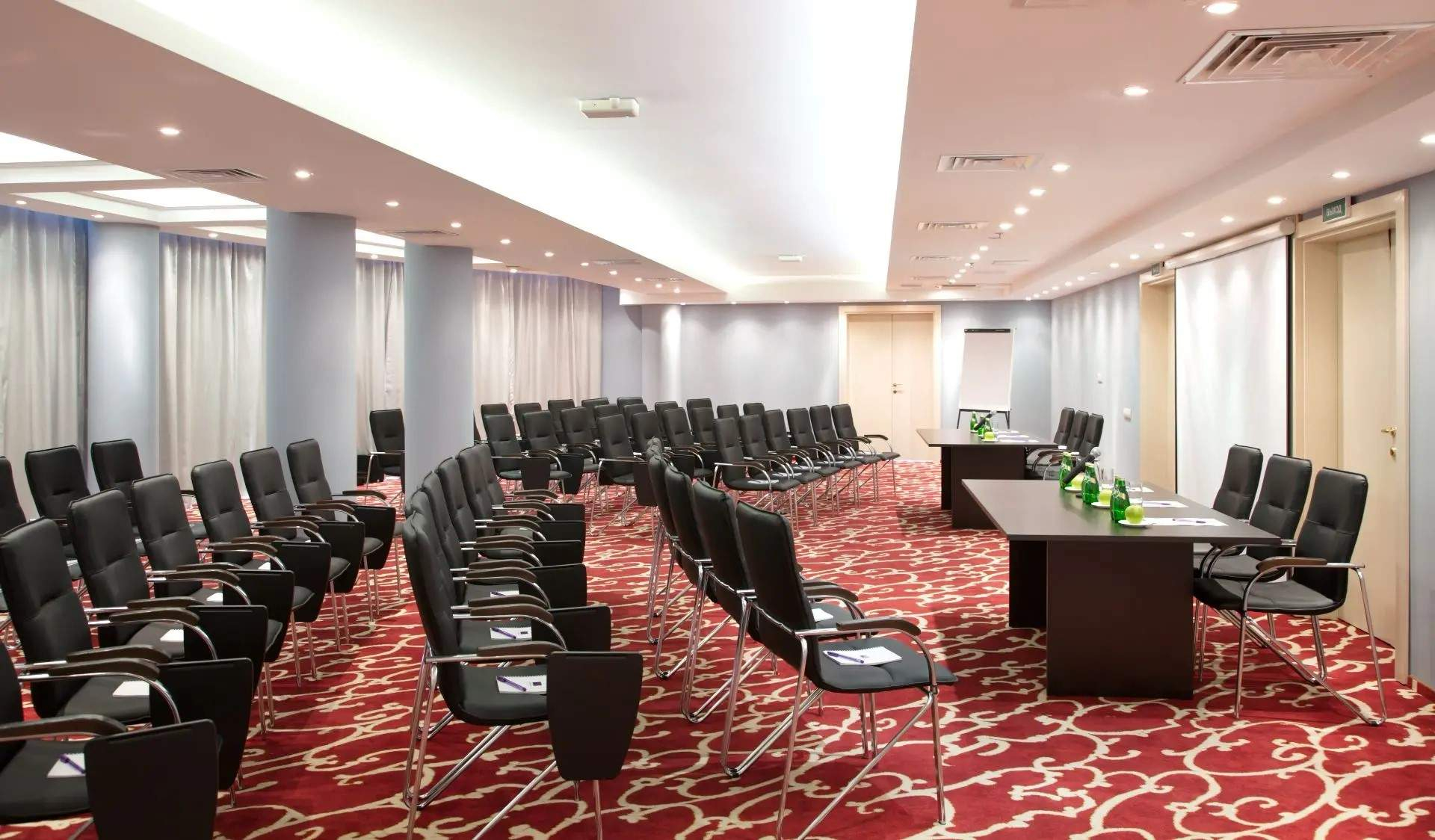 Продам торговое помещение 20561 м.кв.