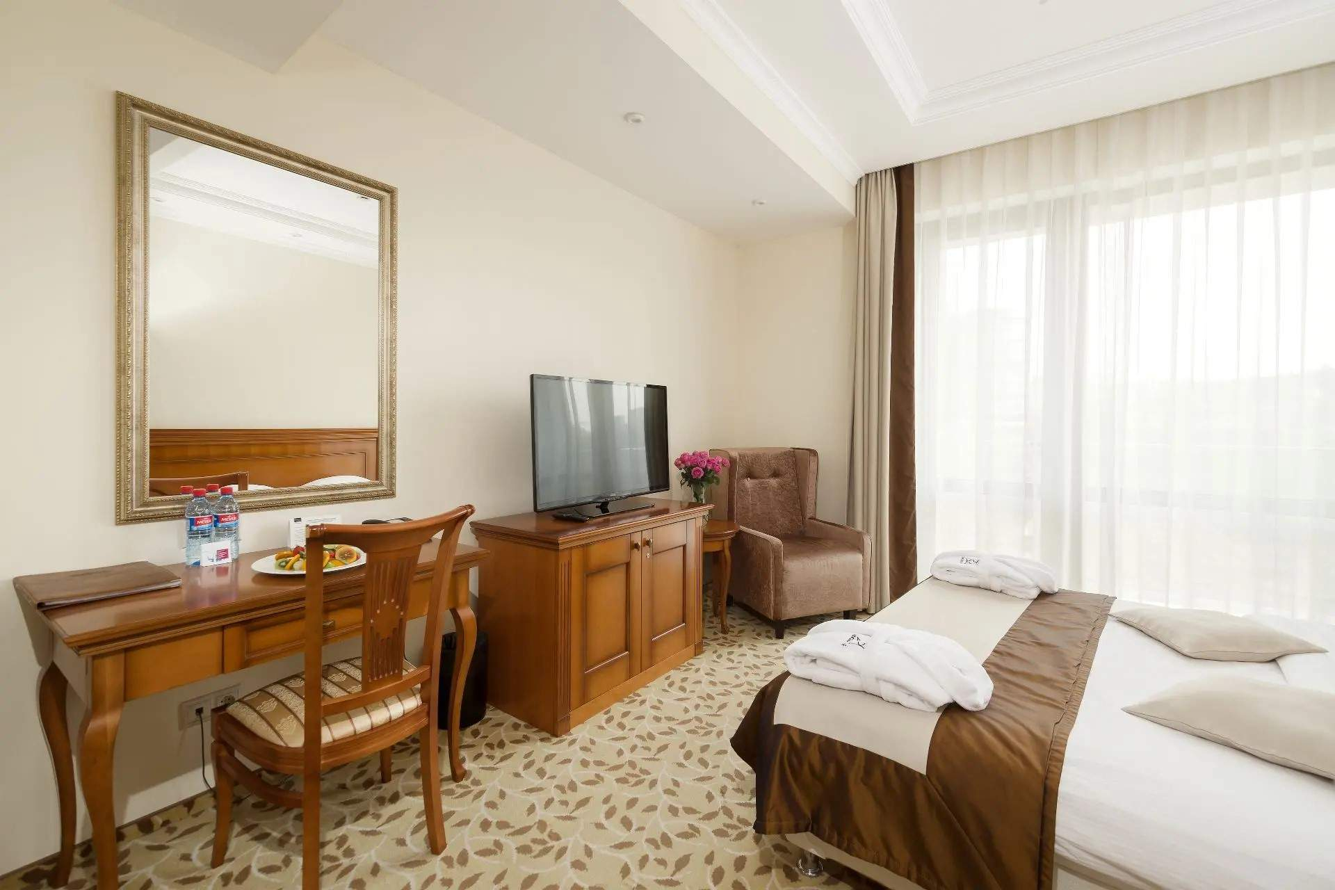 Продам торговое помещение 20561 м.кв.