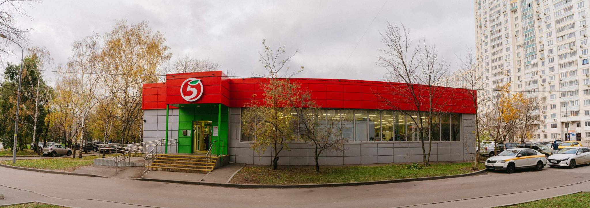 Продам торговое помещение 990.6 м.кв.