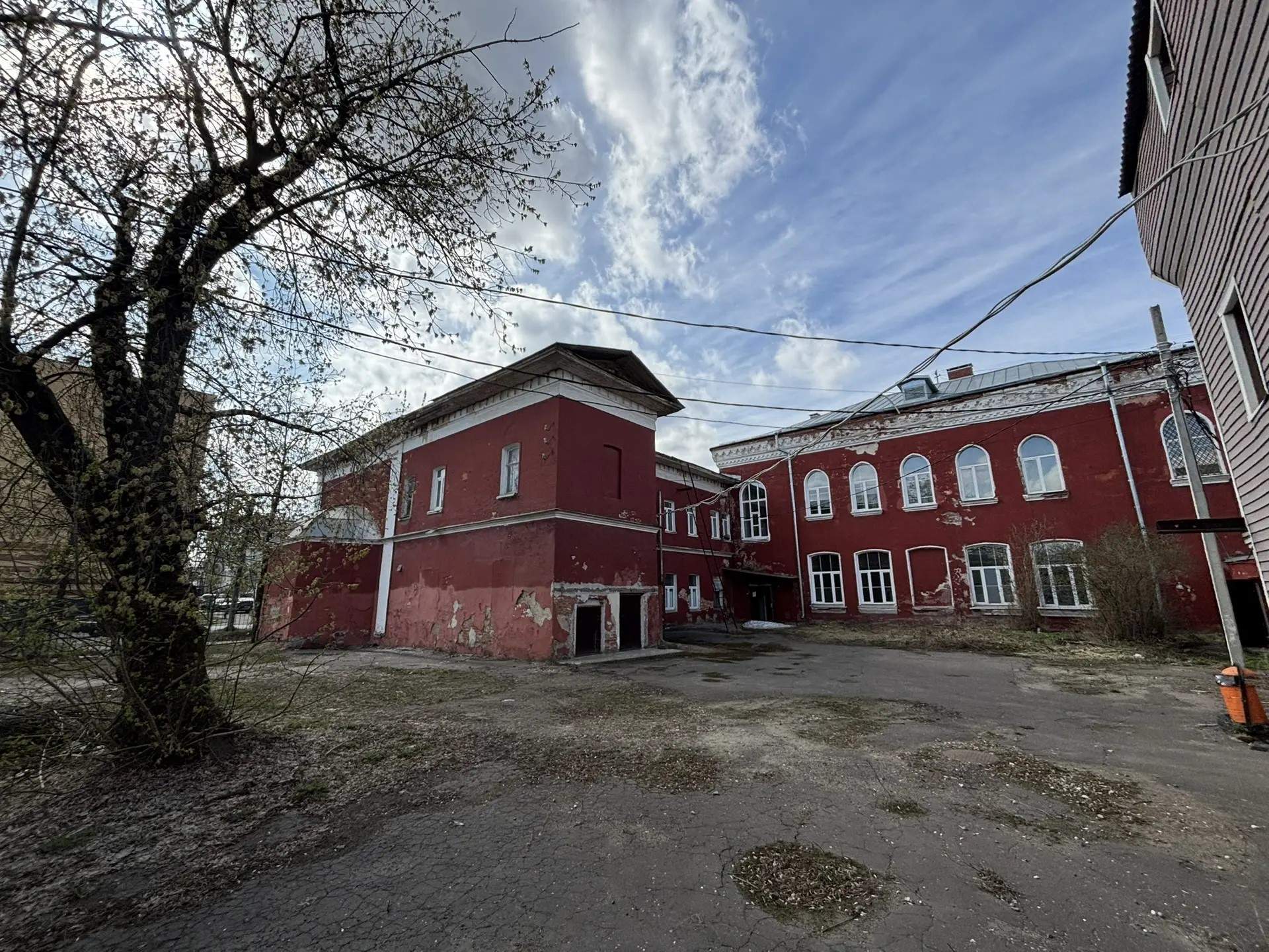 Продам торговое помещение 1993.8 м.кв.