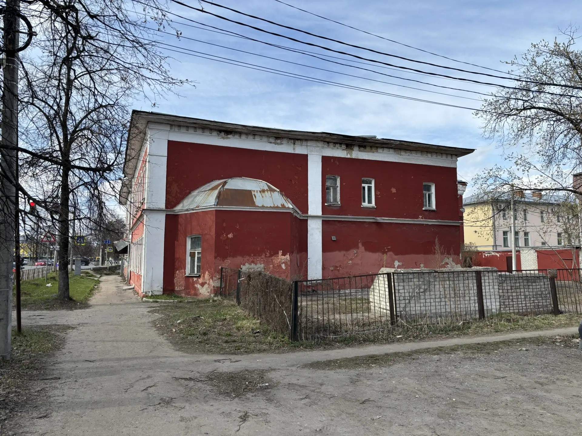 Продам торговое помещение 1993.8 м.кв.