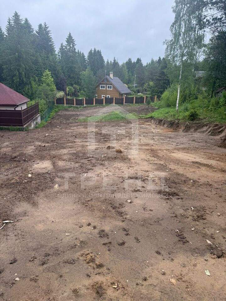 Продам земельный участок 1500 м.кв.