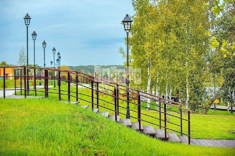 Продам земельный участок 1000 м.кв.