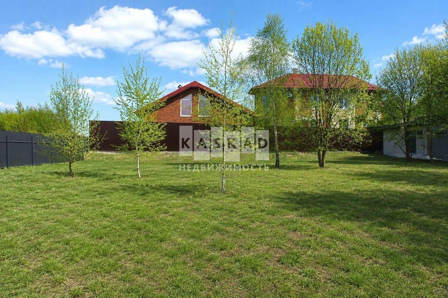 Продам земельный участок 1000 м.кв.