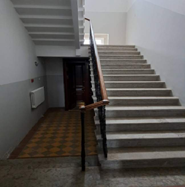 Сдам в аренду торговое помещение 428.5 м.кв.