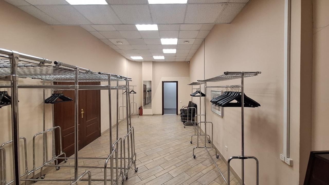 Сдам в аренду офис 257.7 м.кв.