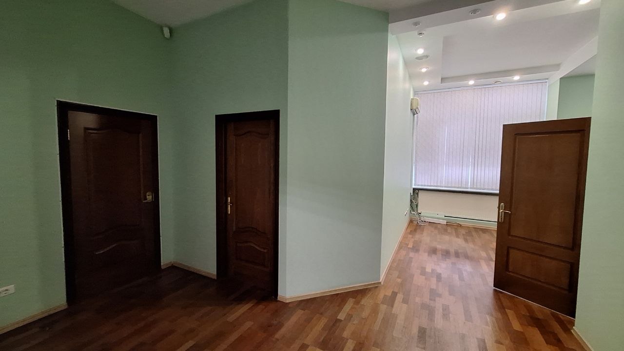 Сдам в аренду офис 198.6 м.кв.
