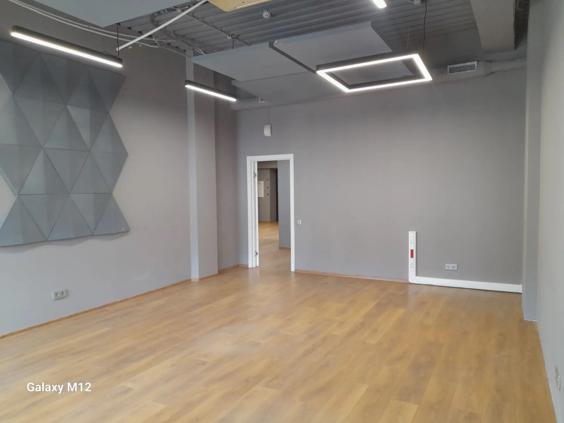 Сдам в аренду помещение свободного назначения 323.9 м.кв.