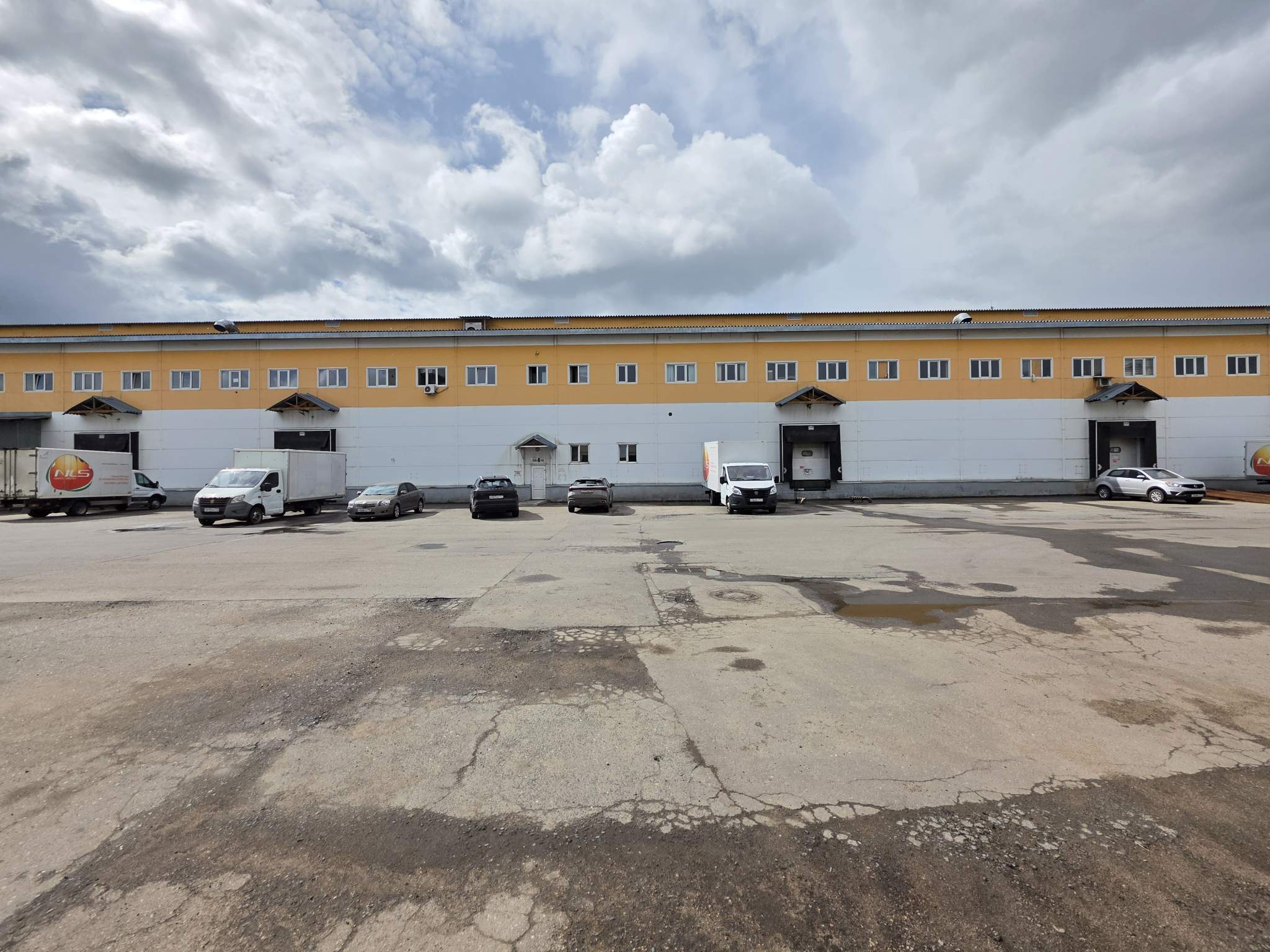Сдам в аренду склад 1750 м.кв.