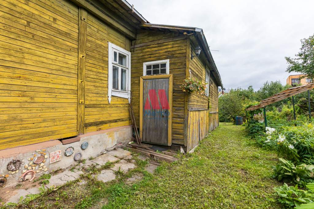 Продам земельный участок 1200 м.кв.