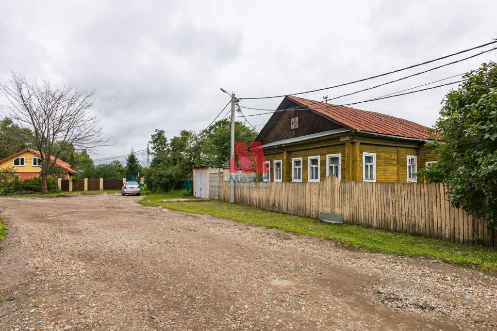 Продам земельный участок 1200 м.кв.