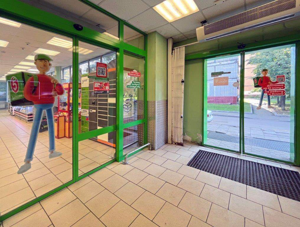 Продам торговое помещение 990.6 м.кв.
