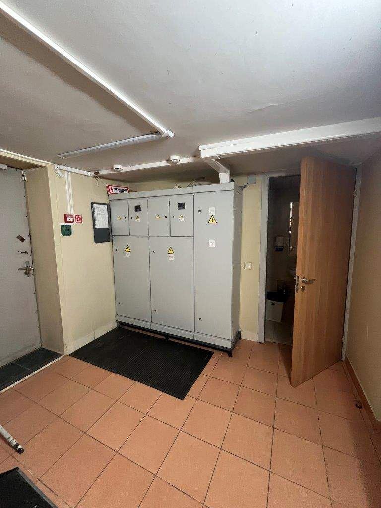 Продам офис 210.4 м.кв.