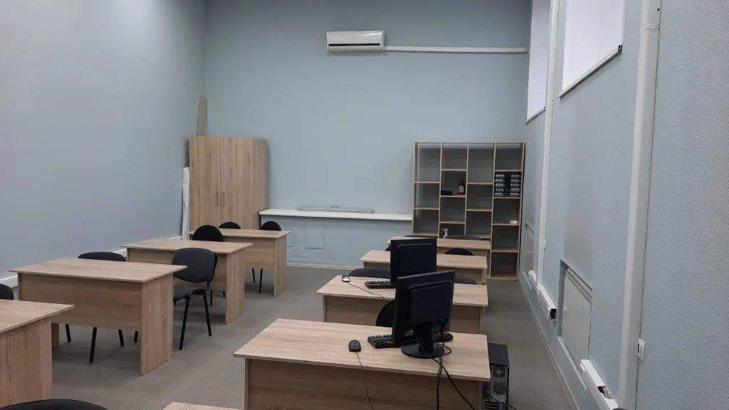 Продам торговое помещение 1917.5 м.кв.