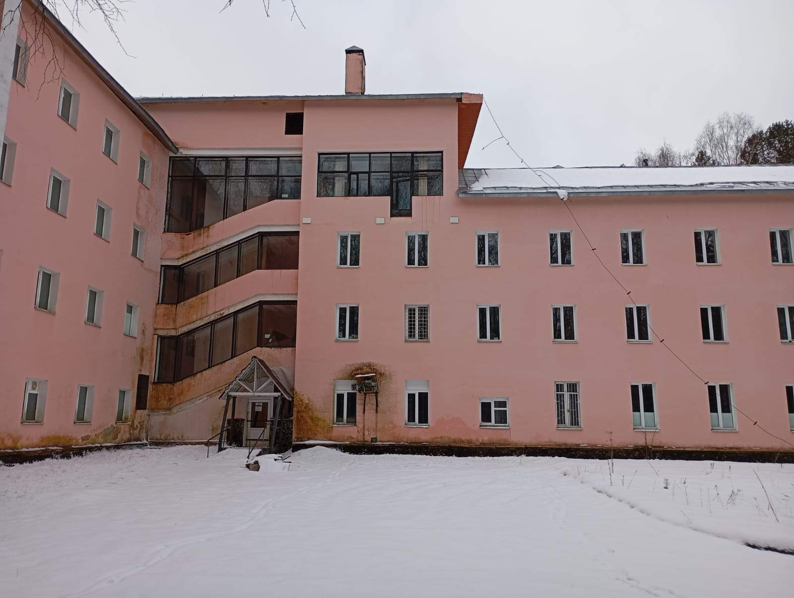 Продам торговое помещение 2260.6 м.кв.