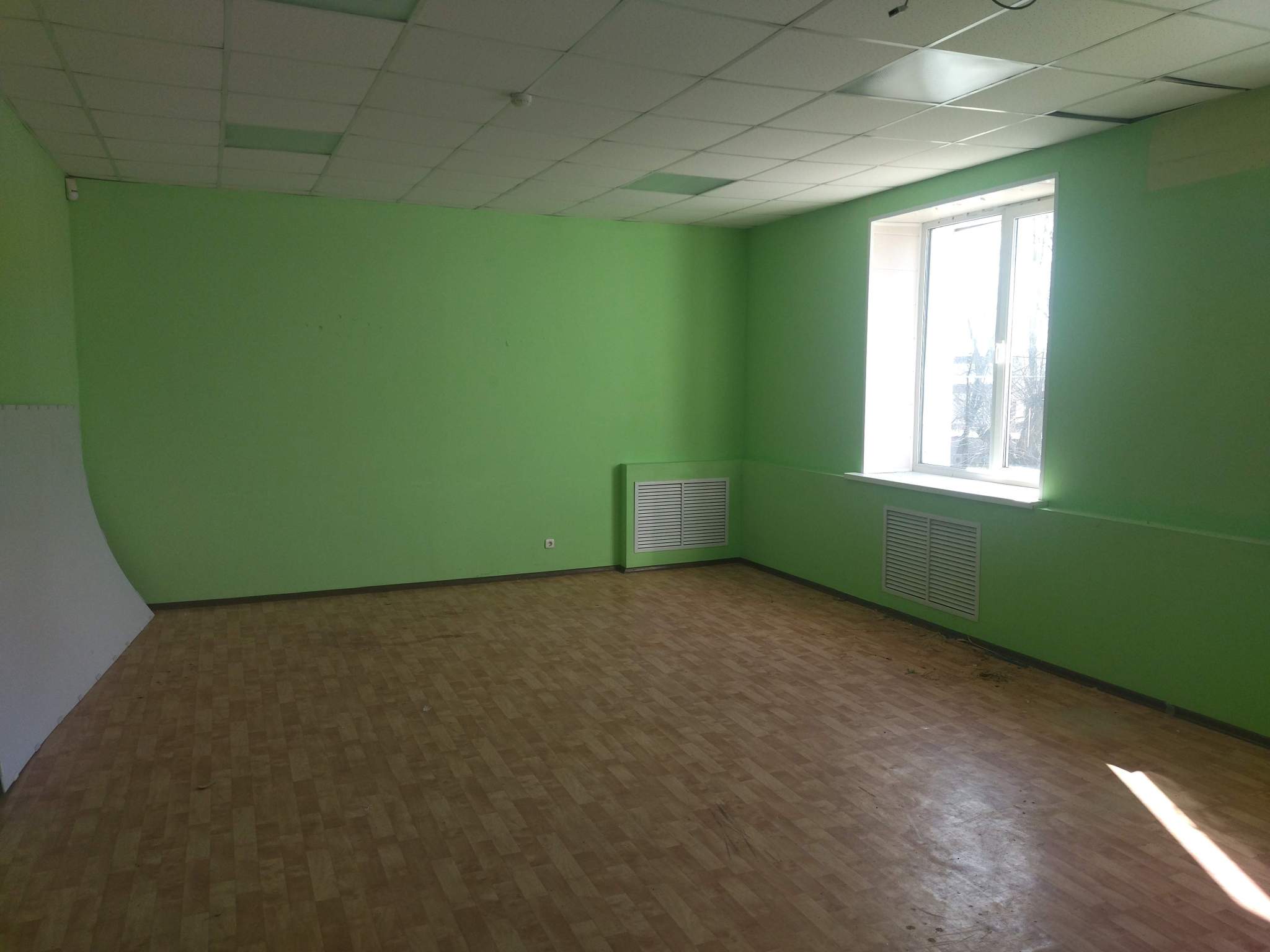 Продам торговое помещение 453.4 м.кв.