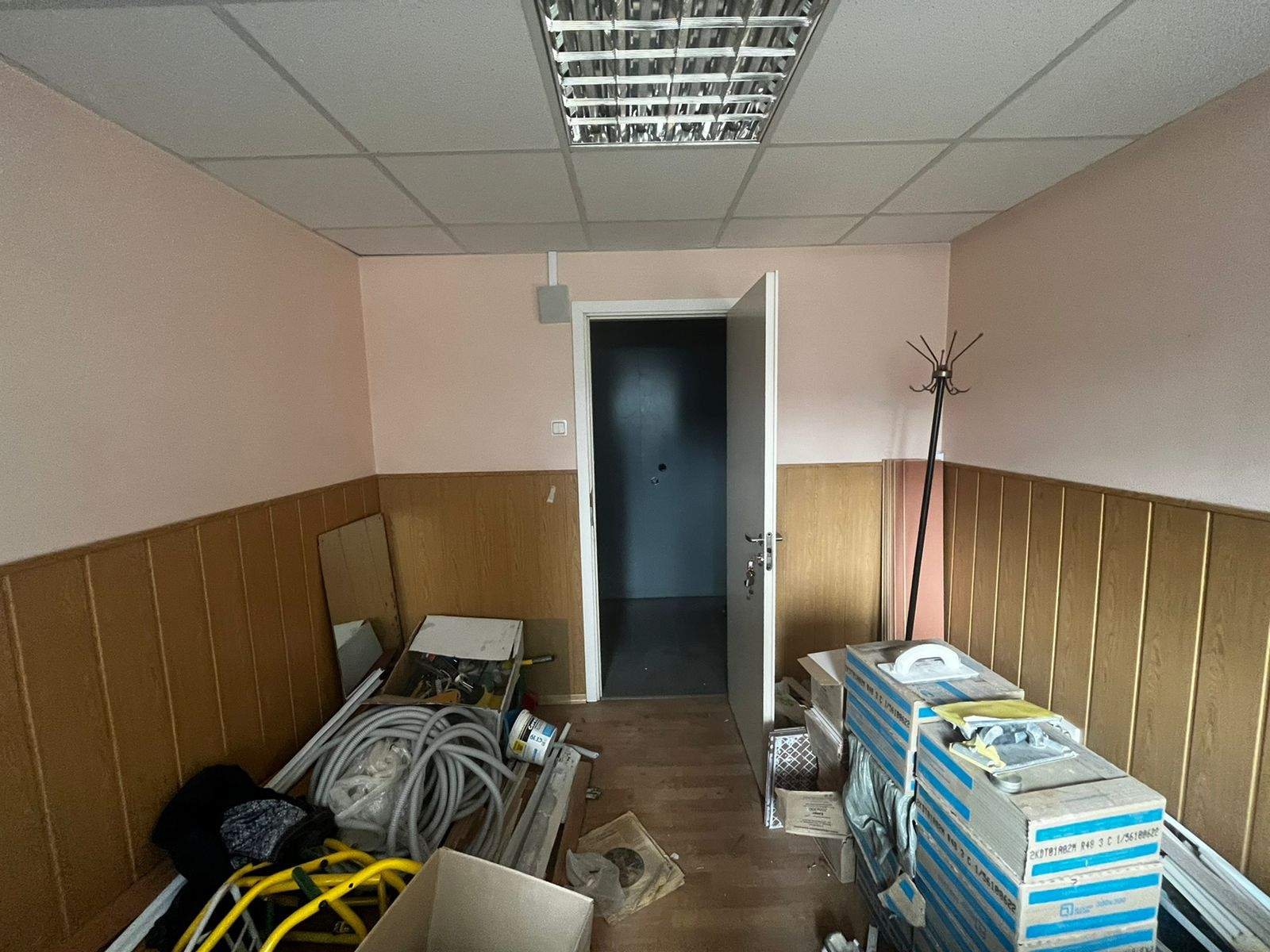 Продам офис 12.4 м.кв.