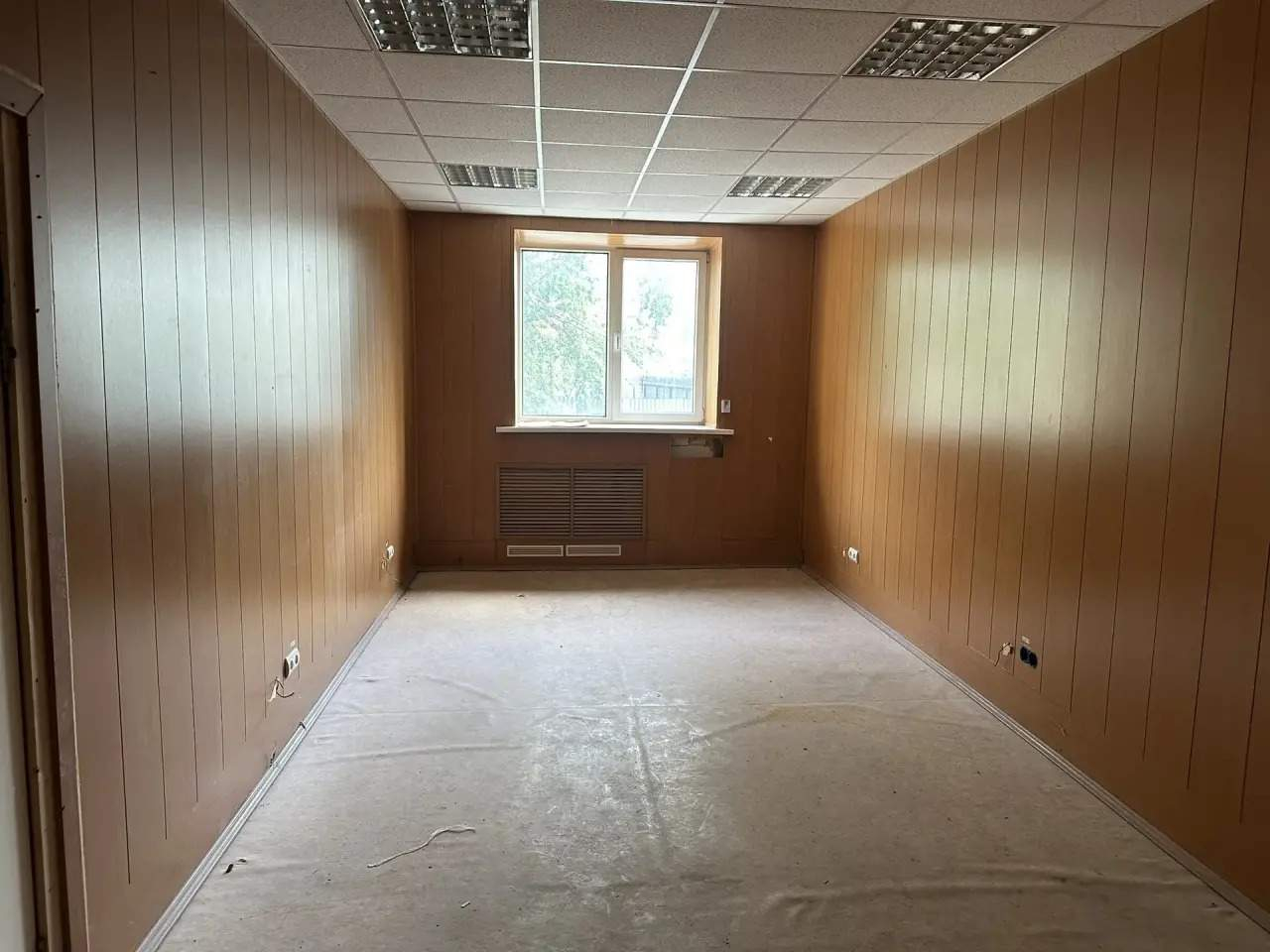 Продам торговое помещение 402.4 м.кв.