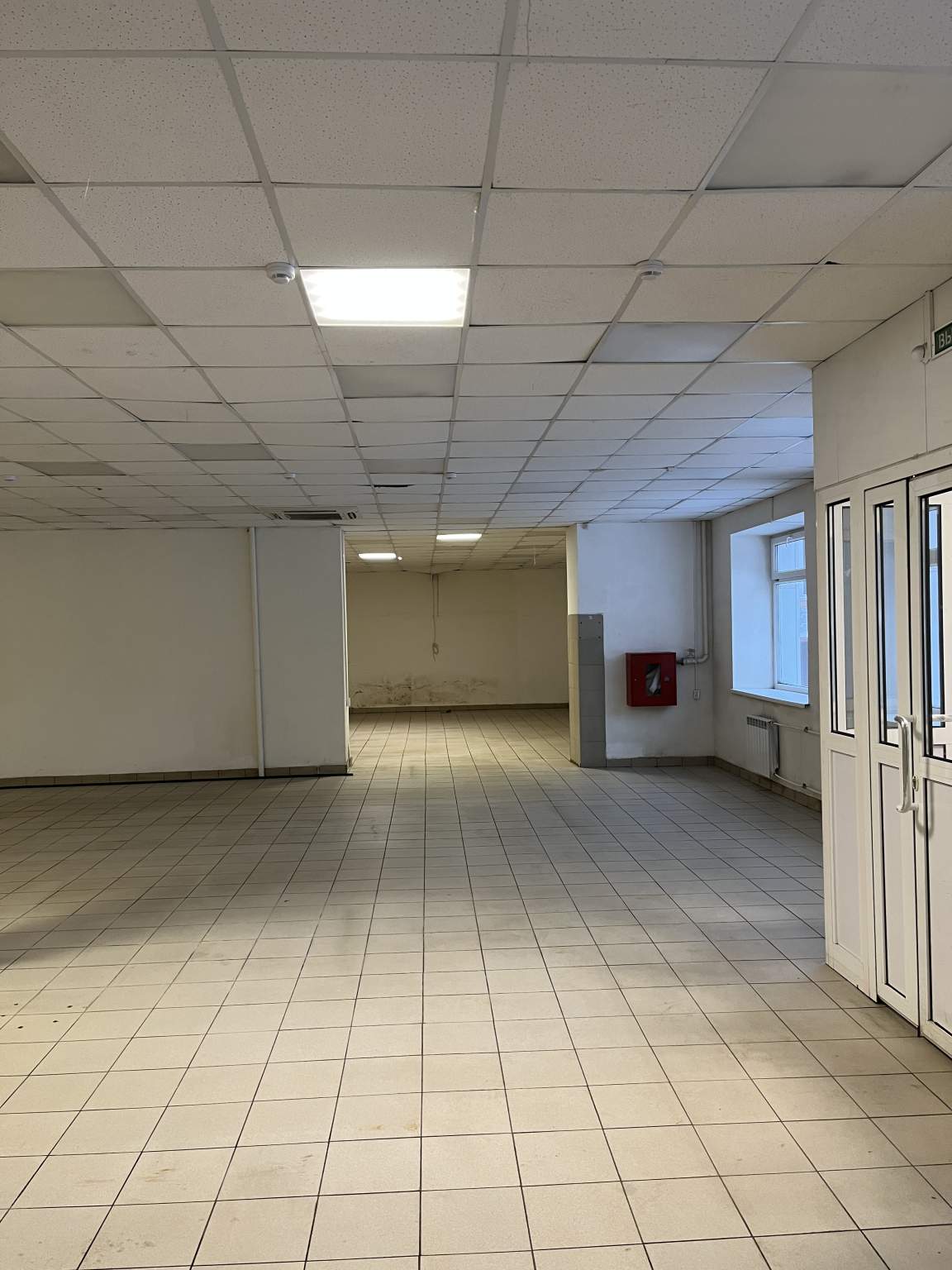 Сдам в аренду помещение свободного назначения 374.7 м.кв.