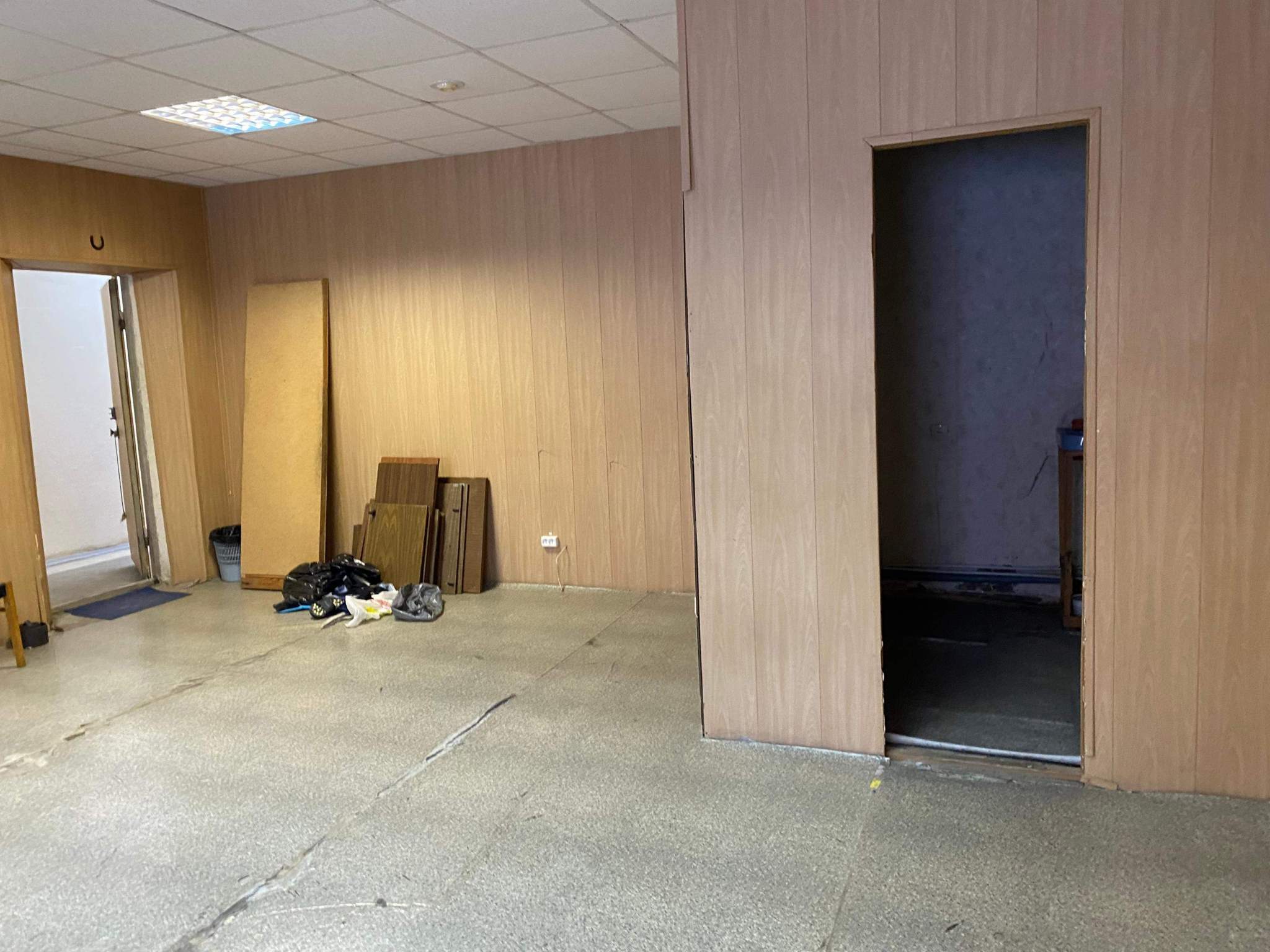 Продам торговое помещение 402.4 м.кв.
