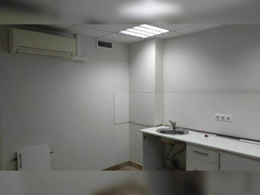 Сдам в аренду магазин 807.4 м.кв.