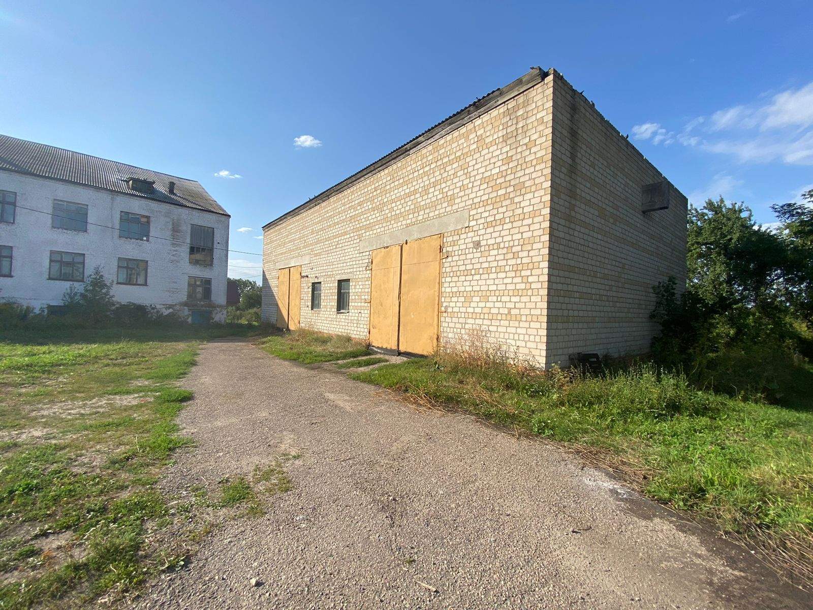 Продам торговое помещение 3015.2 м.кв.