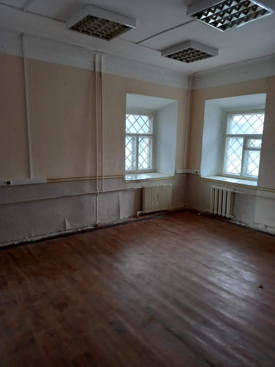 Продам торговое помещение 556.2 м.кв.