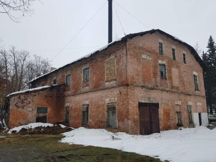 Продам торговое помещение 899.9 м.кв.