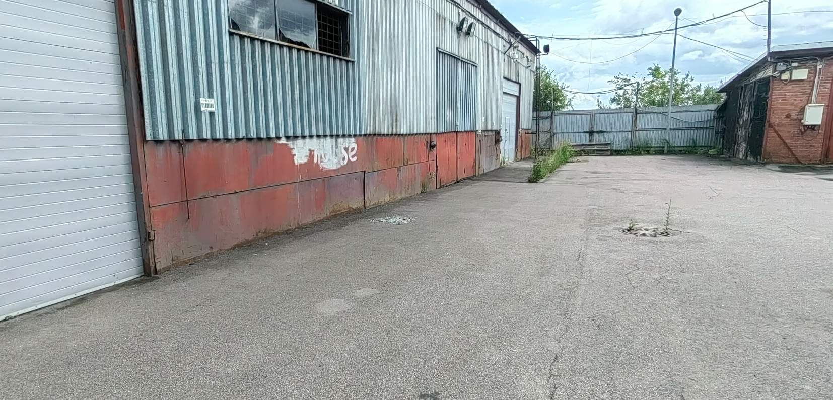 Продам торговое помещение 431.7 м.кв.