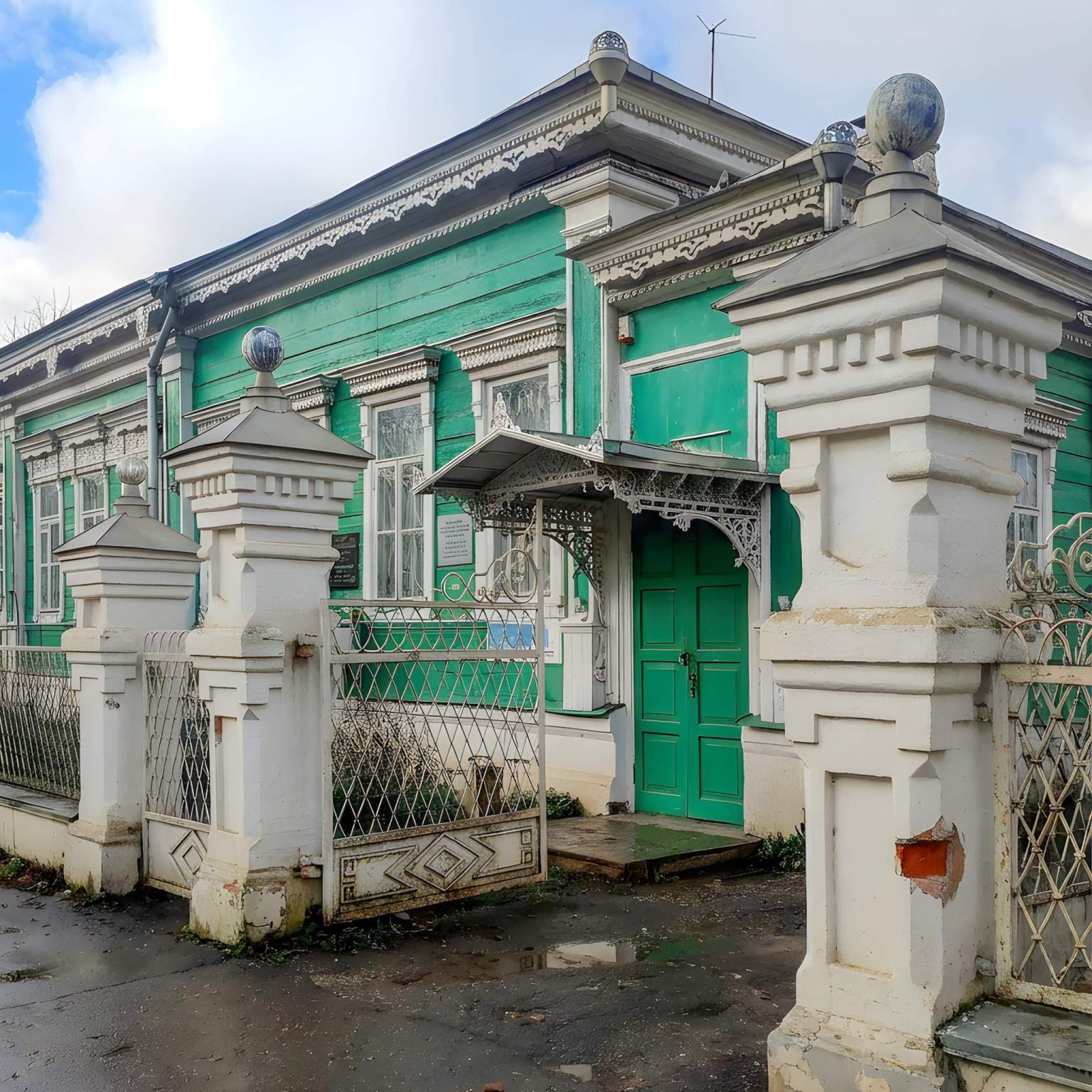 Продам торговое помещение 713.7 м.кв.