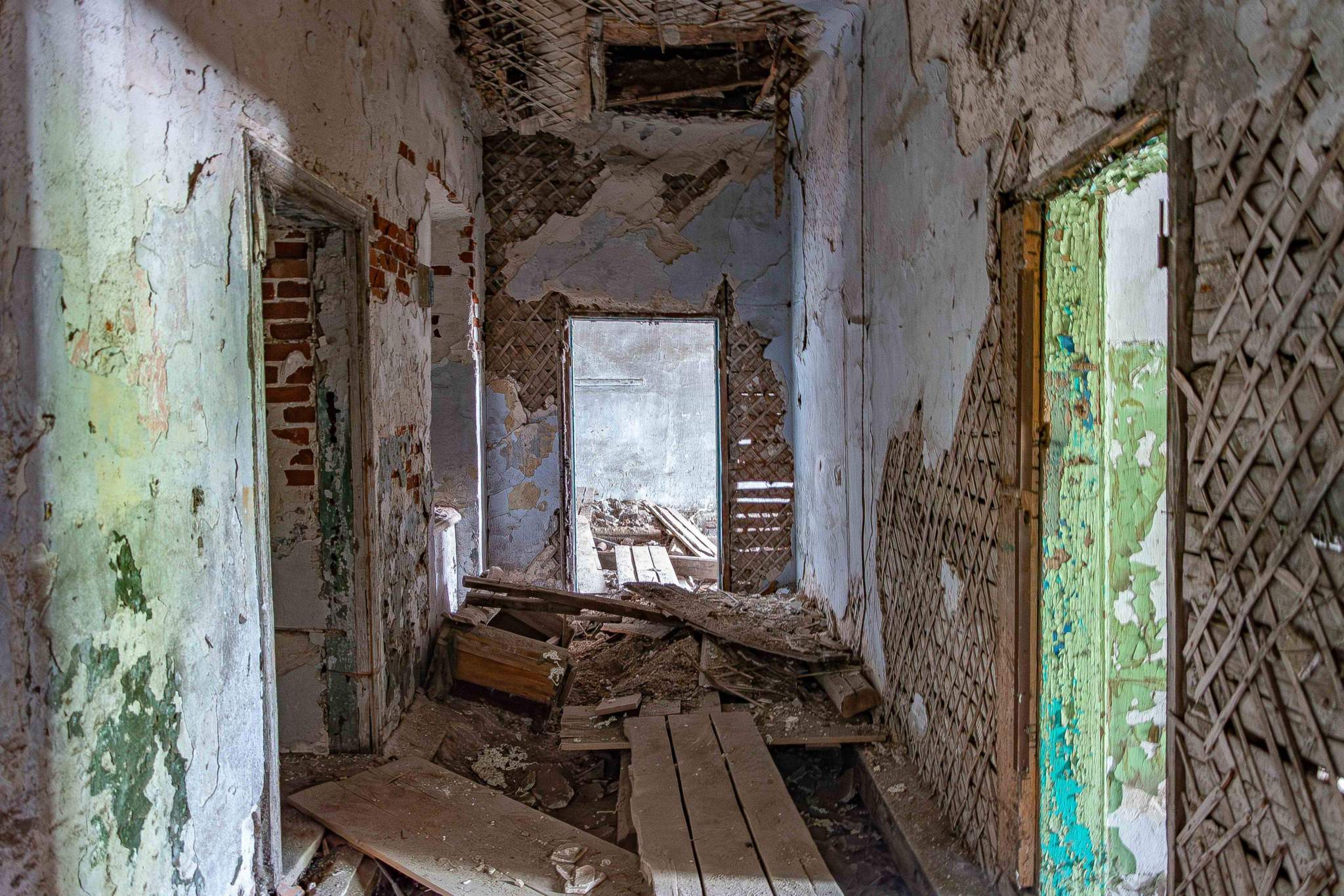 Продам торговое помещение 1680.2 м.кв.
