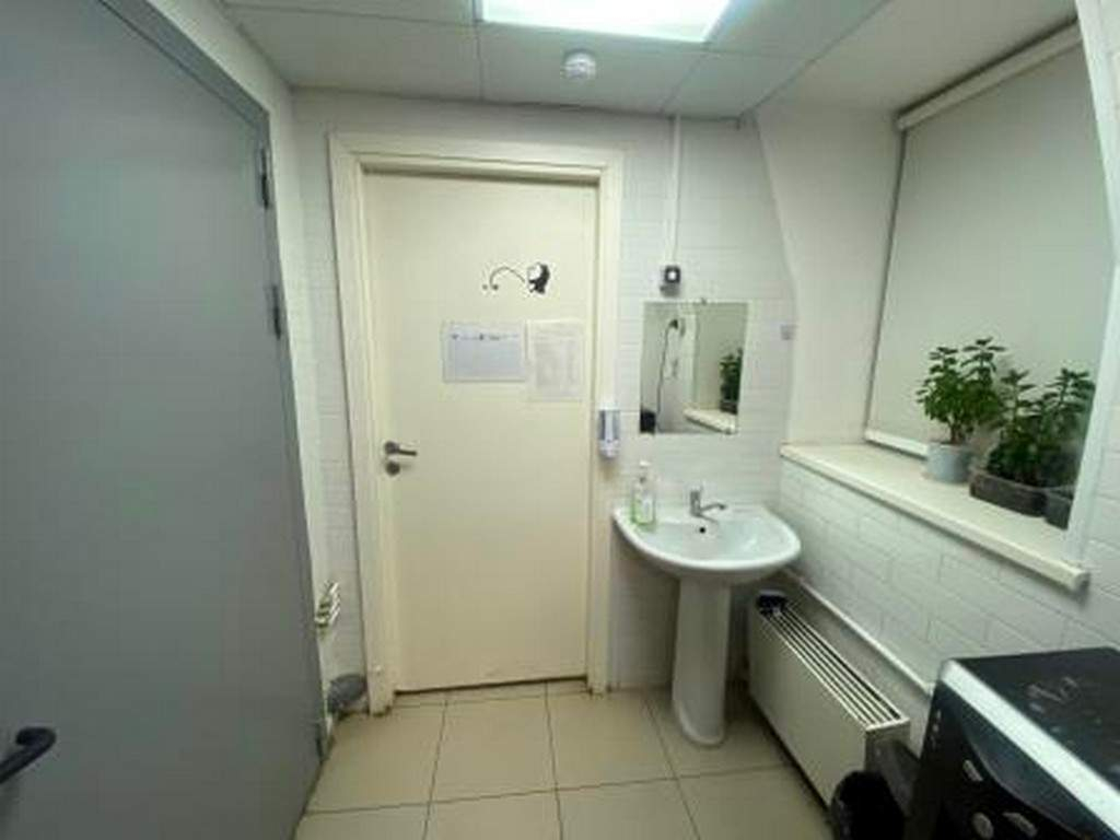Продам офис 405.5 м.кв.