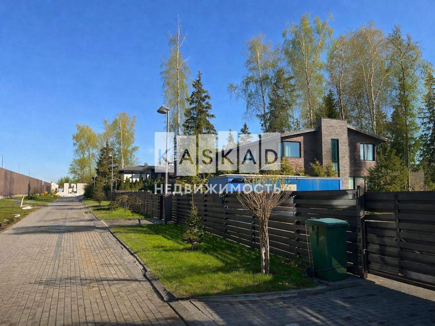 Продам земельный участок 4000 м.кв.