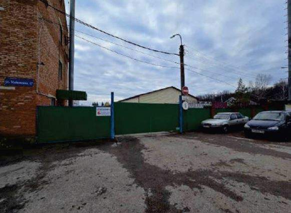 Продам торговое помещение 1352.3 м.кв.