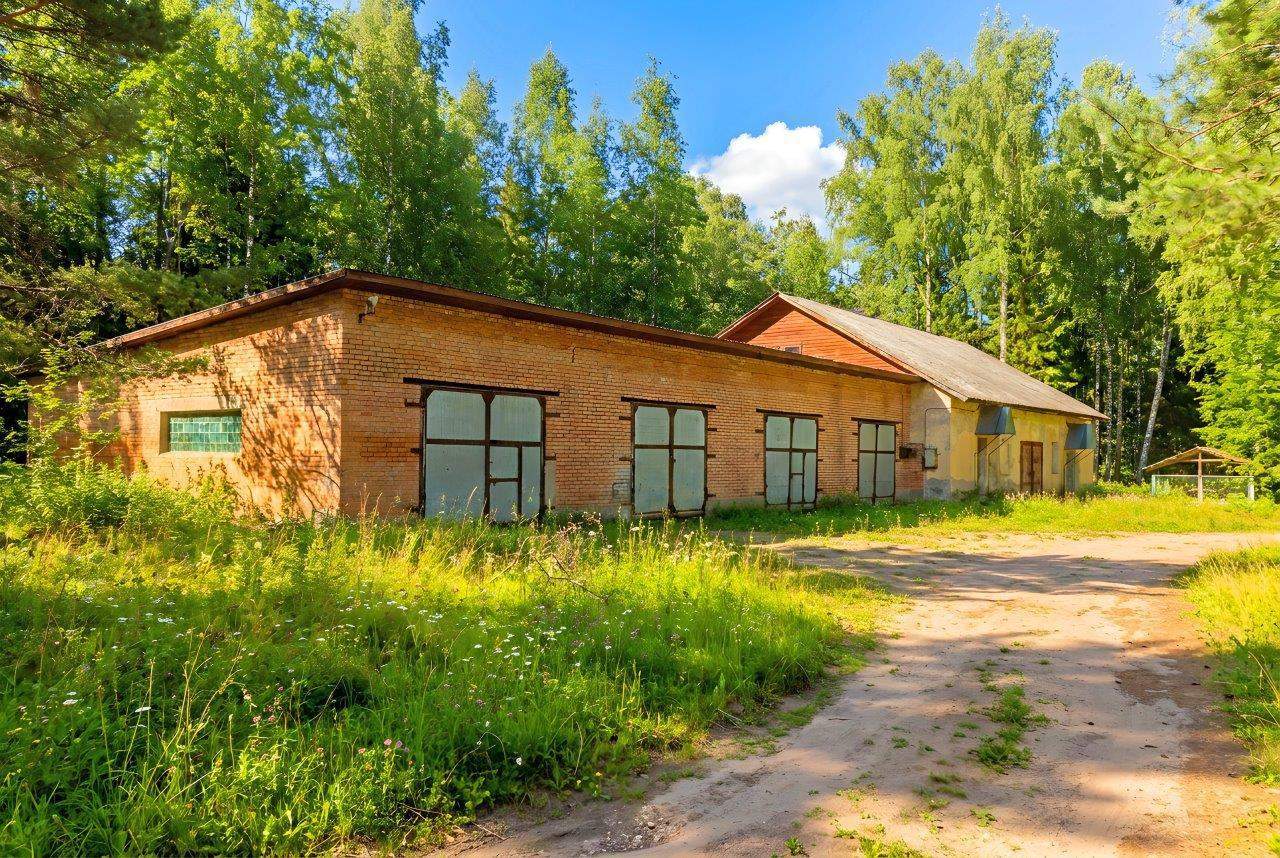 Продам торговое помещение 2260.6 м.кв.