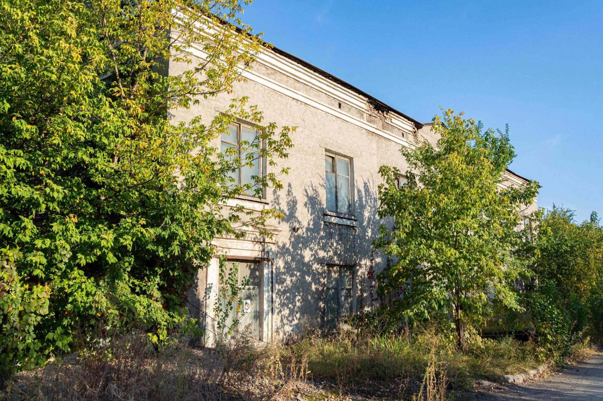 Продам торговое помещение 668 м.кв.