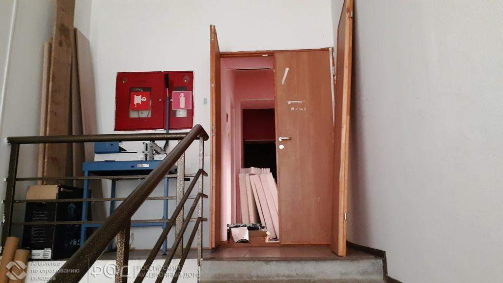 Продам торговое помещение 472.8 м.кв.