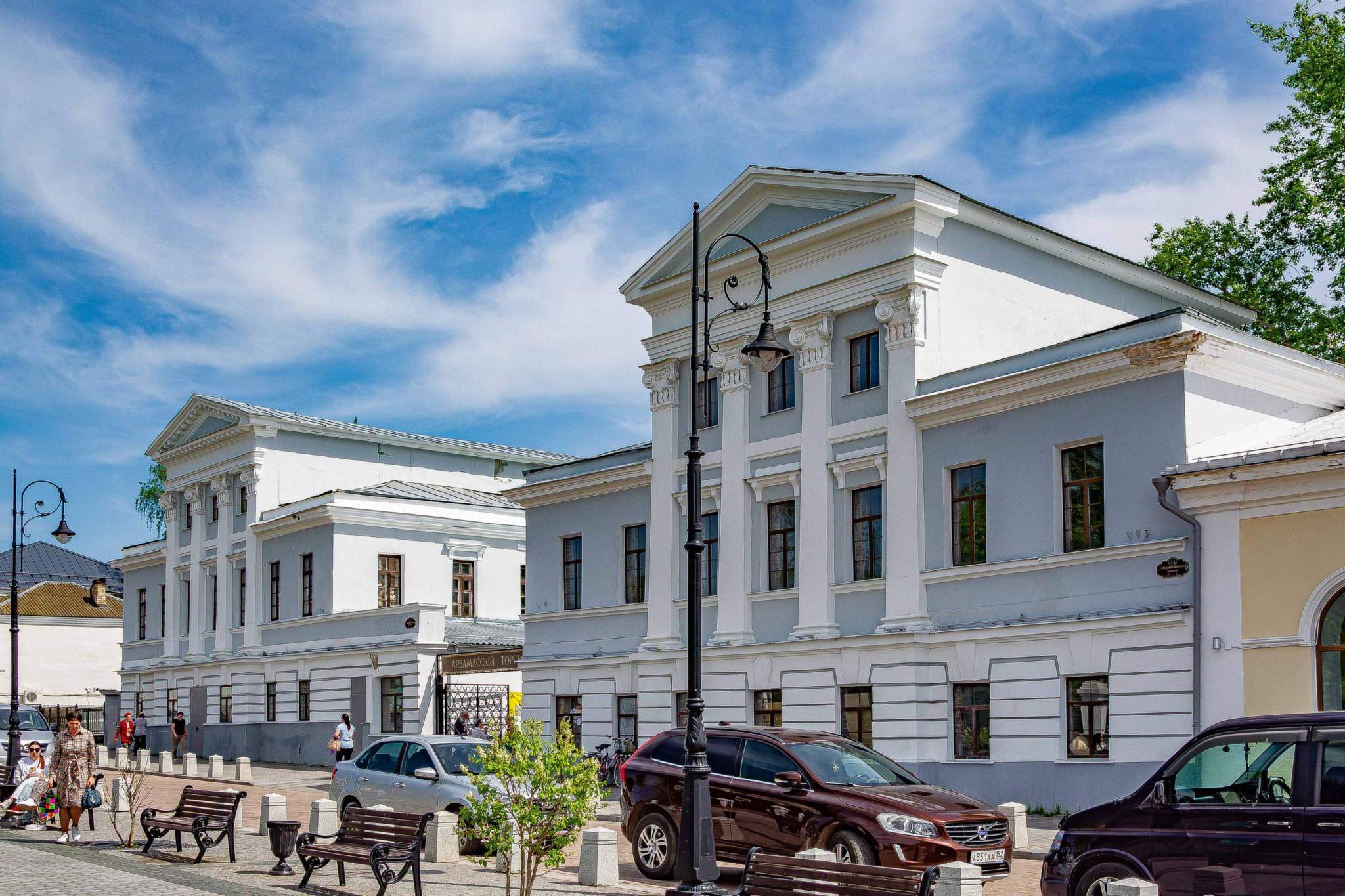 Продам торговое помещение 1680.2 м.кв.