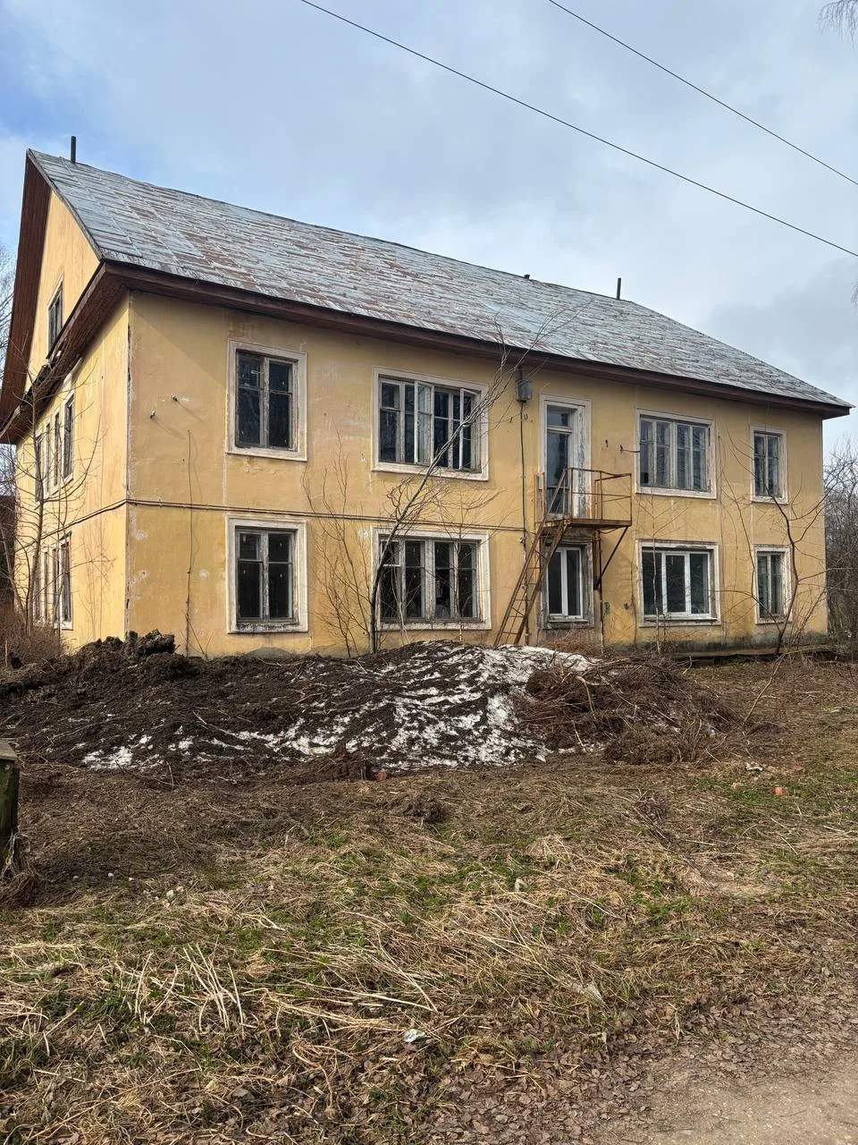 Продам торговое помещение 455.8 м.кв.