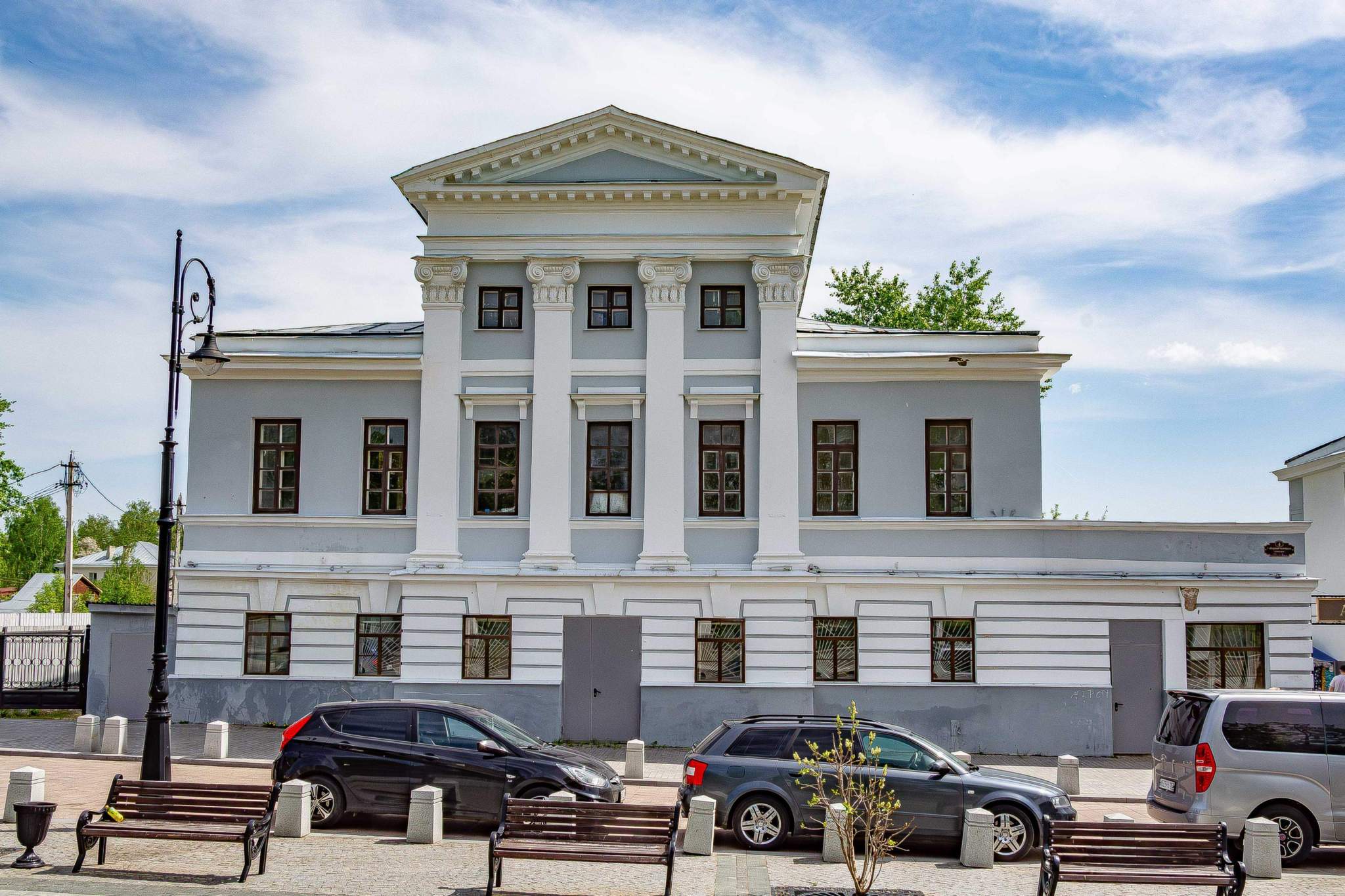 Продам торговое помещение 1680.2 м.кв.
