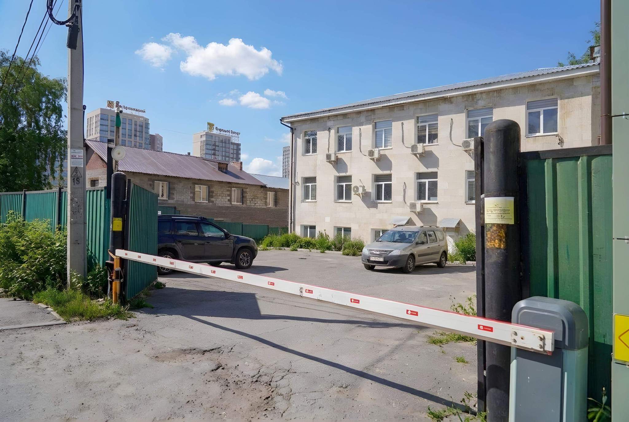 Продам торговое помещение 1211.3 м.кв.