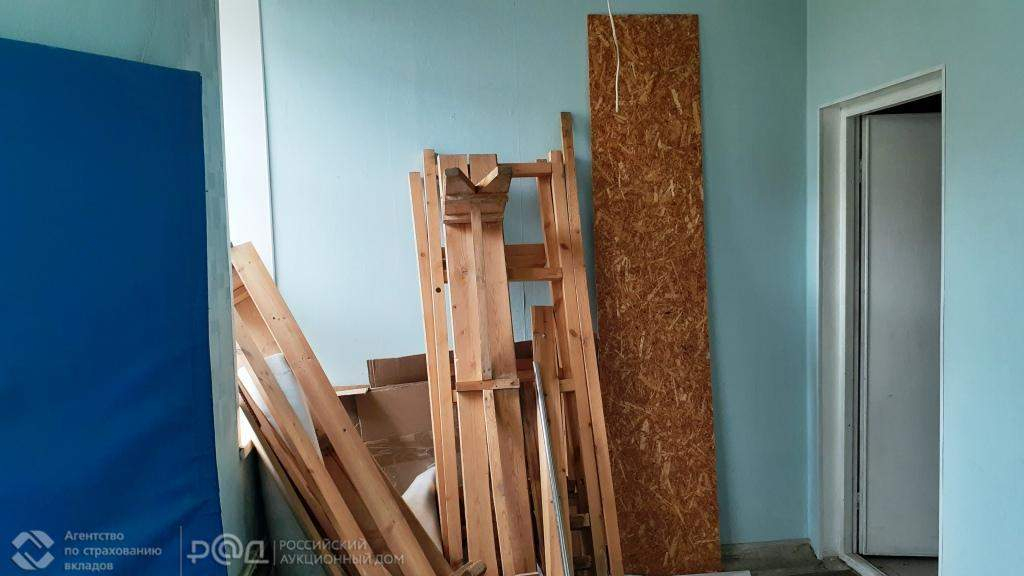 Продам торговое помещение 472.8 м.кв.