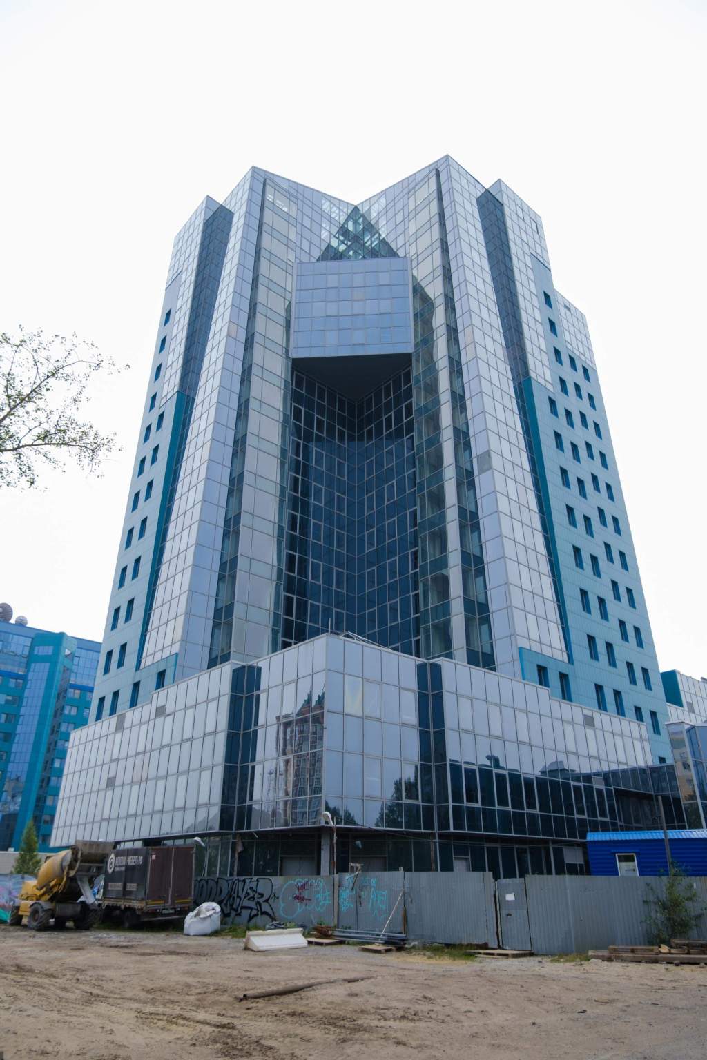 Продам помещение свободного назначения 25478.8 м.кв.