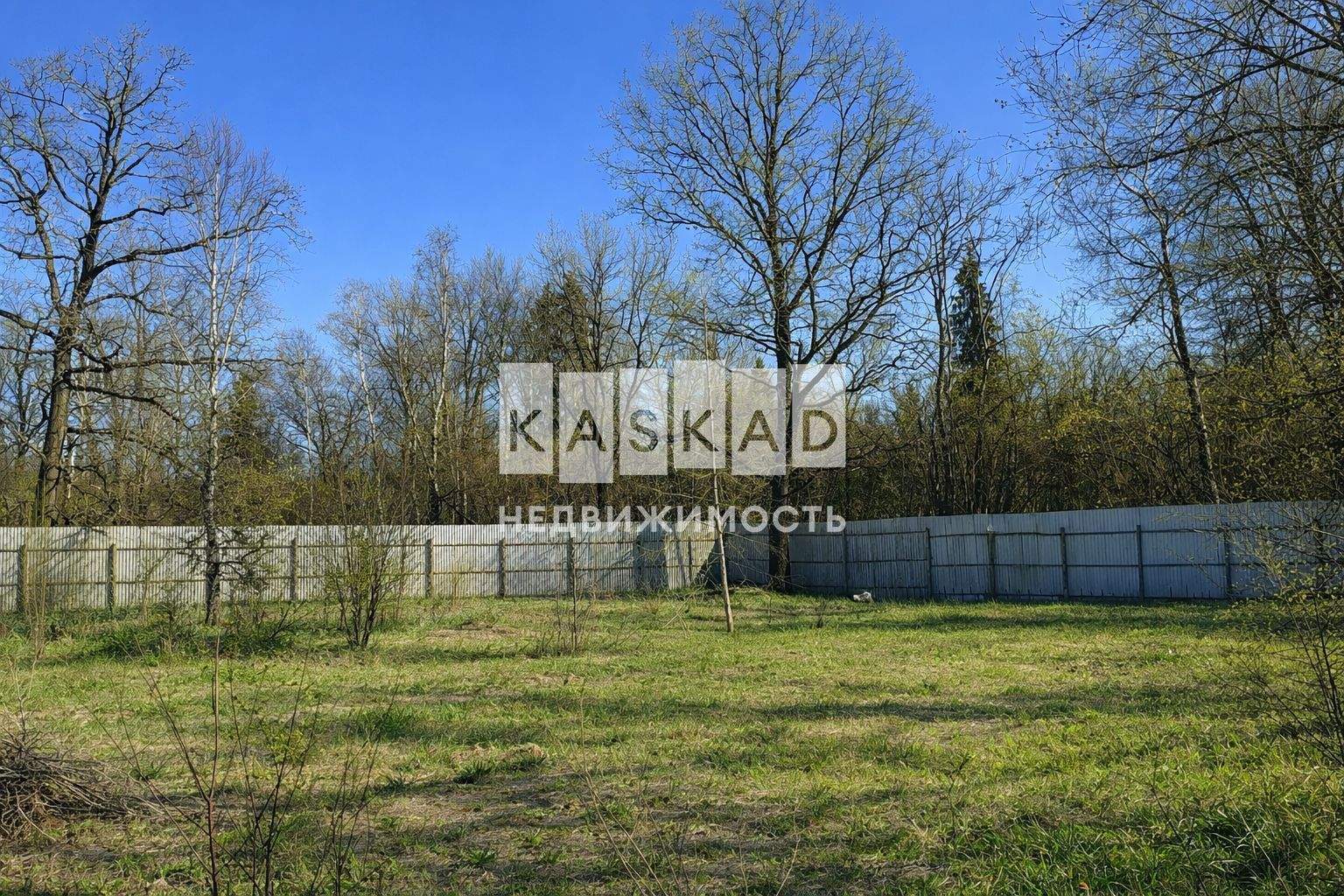 Продам земельный участок 4000 м.кв.