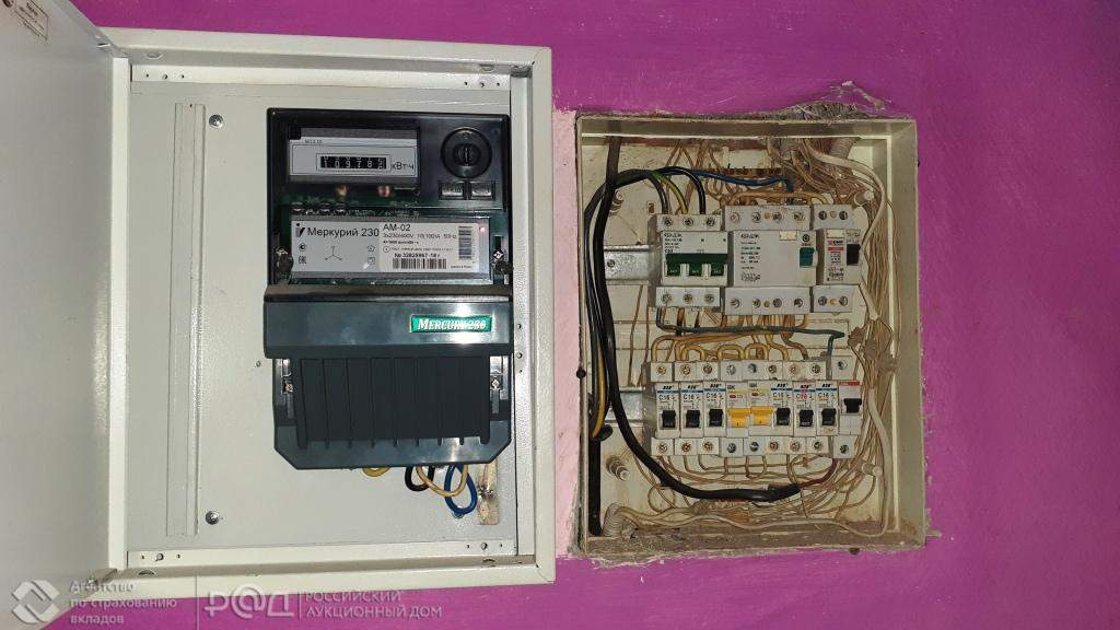 Продам торговое помещение 472.8 м.кв.