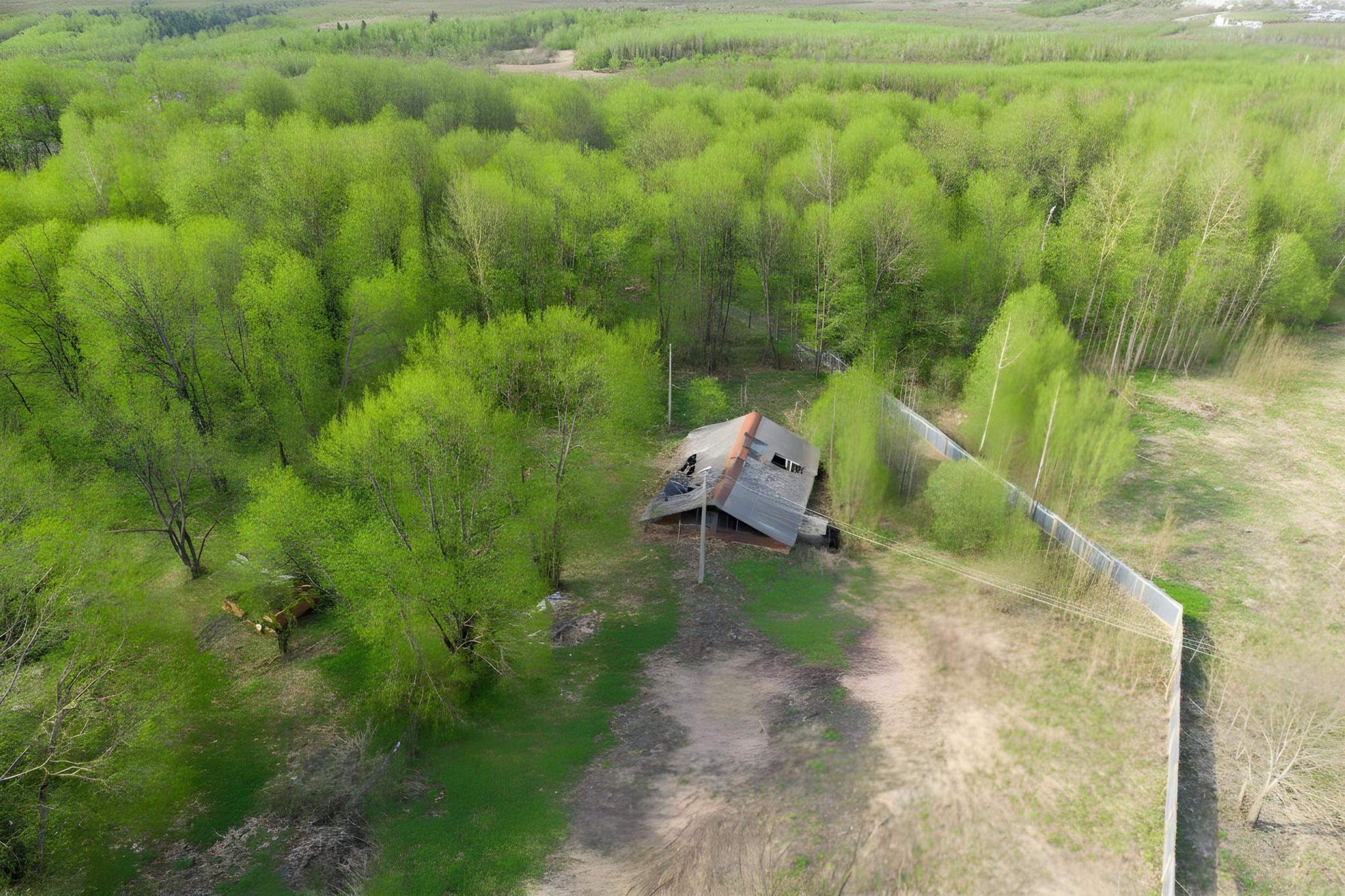 Продам торговое помещение 2071.1 м.кв.