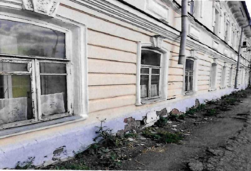 Продам торговое помещение 886.4 м.кв.