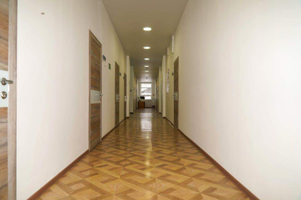 Продам торговое помещение 1211.3 м.кв.