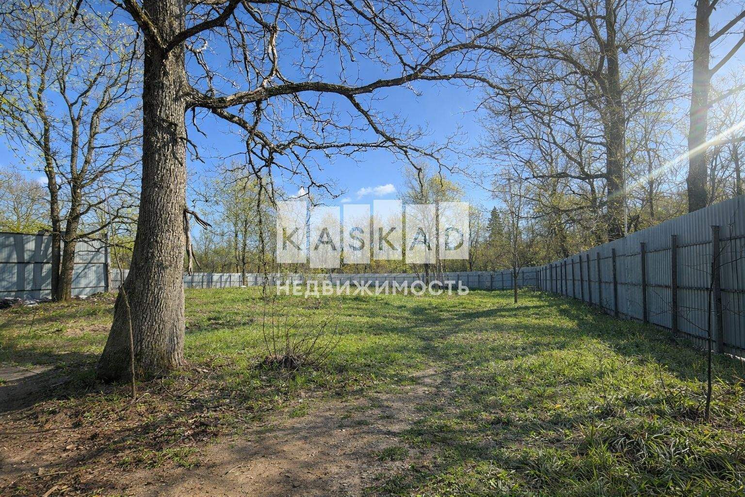Продам земельный участок 4000 м.кв.